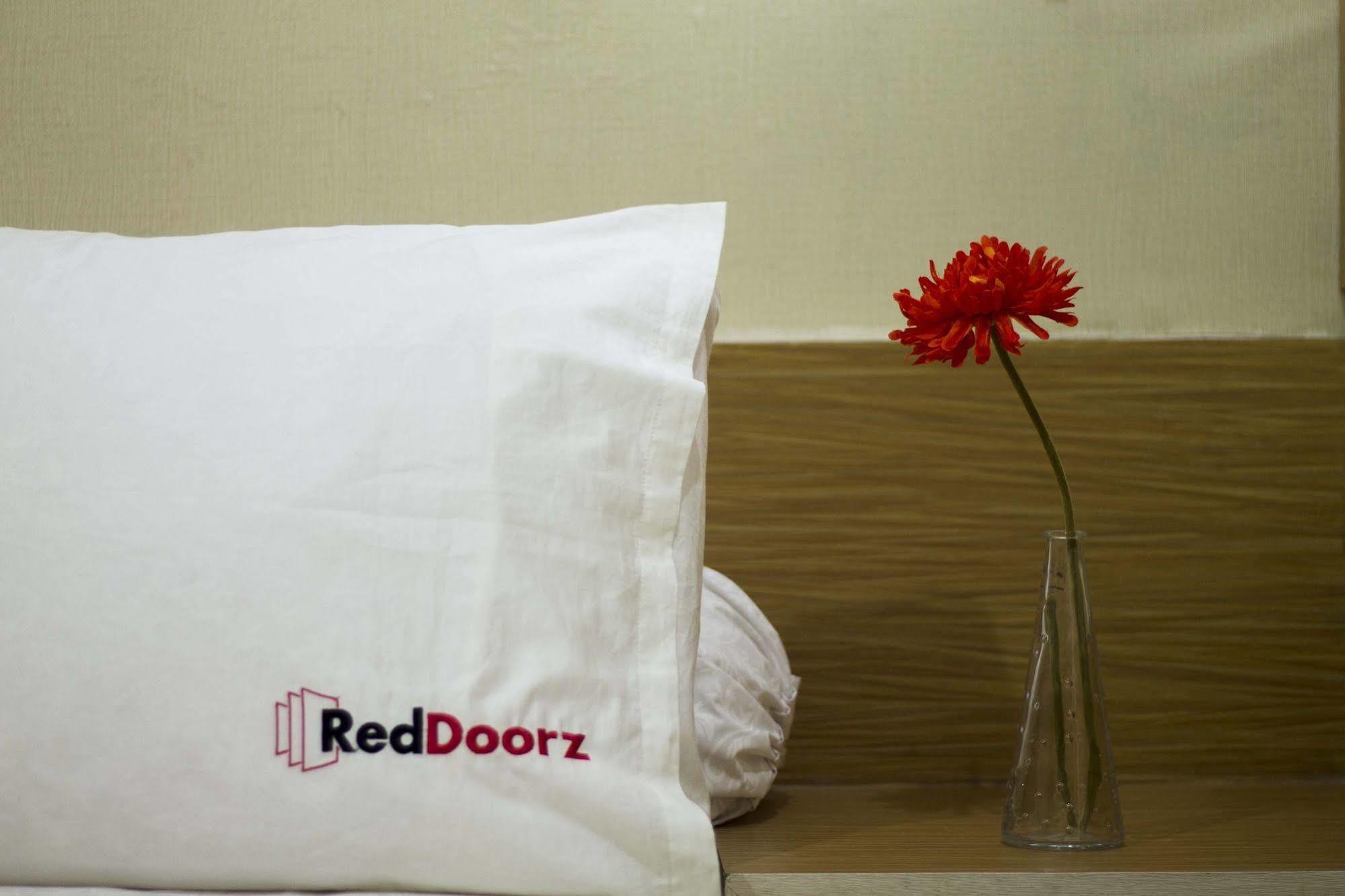 Reddoorz Near Pantai Jerman Hotel Kuta  Exterior photo